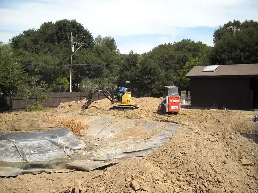 Home Ground Habitats - 4 Pond redigging - Aug 2020
